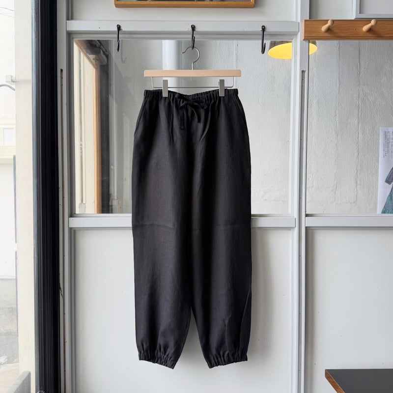 COMOLI カナパ ドローストリングパンツ | Less Higashikawa