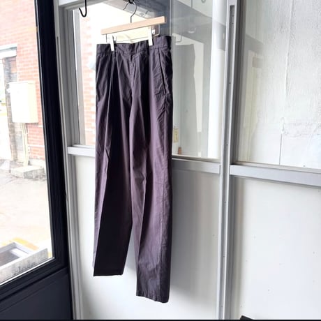 AURALEE　GARMENT-DYED FINX SHUTTLE WEATHER ONE-TUCK SLACKS