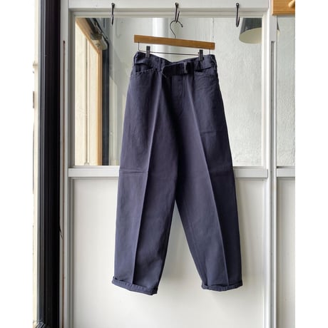 COMOLI  製品染 ベルテッドパンツ