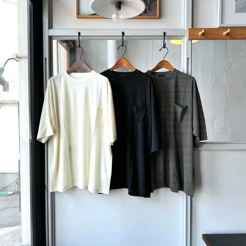 COMOLI サマーウール 半袖Tシャツ | Less Higashikawa COMOLI サマーウール 半袖Tシャツ | Less Higashikawa