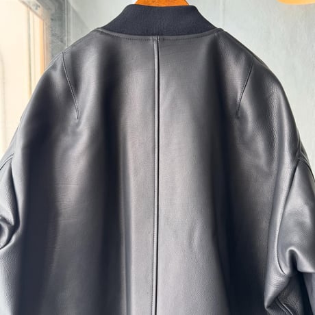 COMOLI　カーフスキン ジップブルゾン