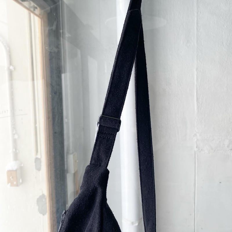COMOLI シルクネップ ウエストバッグ | Less Higashikawa COMOLI シルクネップ ウエストバッグ | Less Higashikawa
