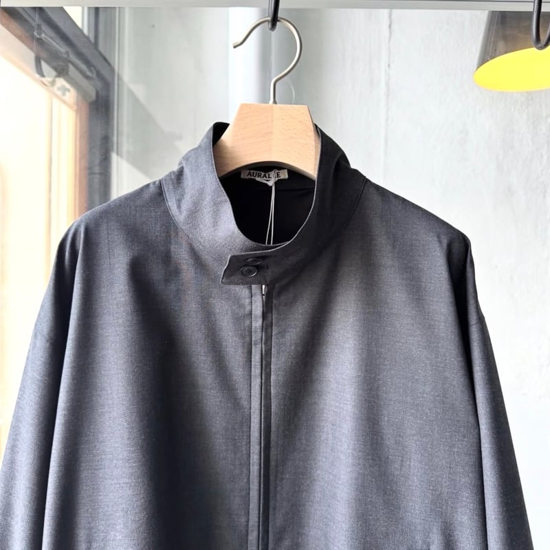 AURALEE ULTRA FINE TROPICAL WOOL ZIP BLOUSON |
