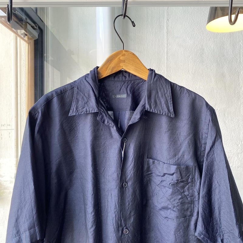 COMOLI ウールシルク 半袖オープンカラーシャツ | Less Higashikawa COMOLI ウールシルク 半袖オープンカラーシャツ | Less Higashikawa