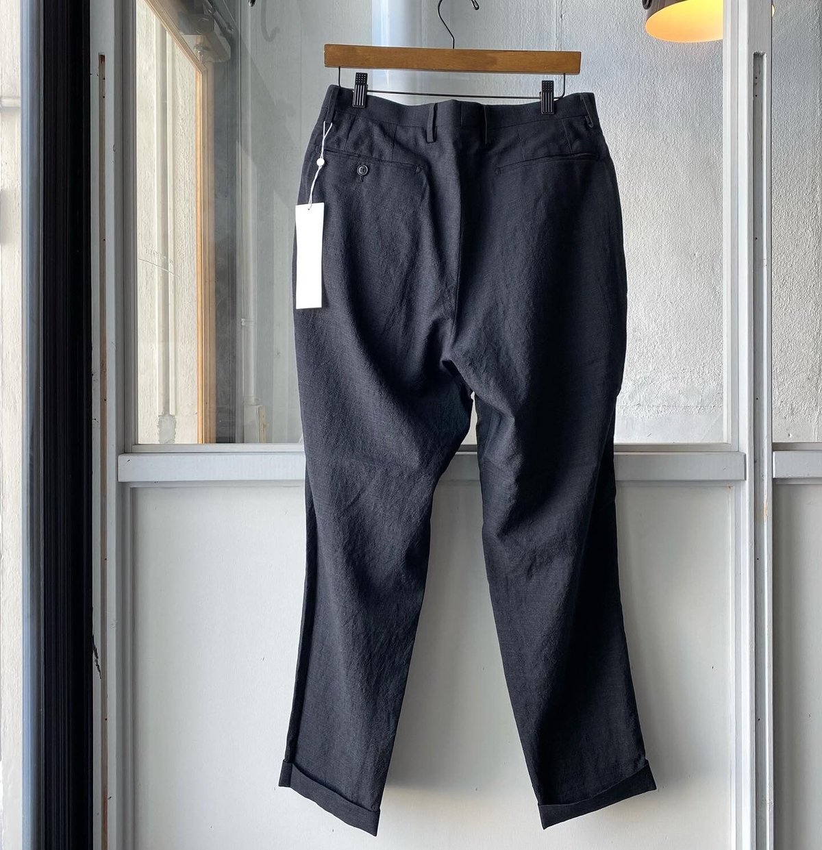 COMOLI ウール 2タックパンツ | Less Higashikawa COMOLI ウール 2タックパンツ | Less Higashikawa