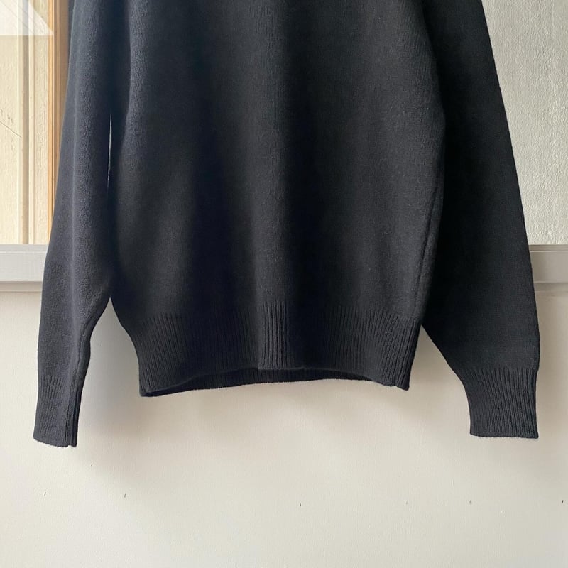 COMOLI ラムズウール クルーネックニット | Less Higashikawa COMOLI ラムズウール クルーネックニット | Less Higashikawa