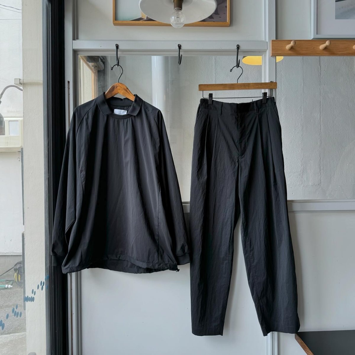 パンツ SSSTEIN NYLON EASY WIDE TROUSERS ssstein / シュタイン】SILK NYLON EASY WIDE TROUSERS - BLACK