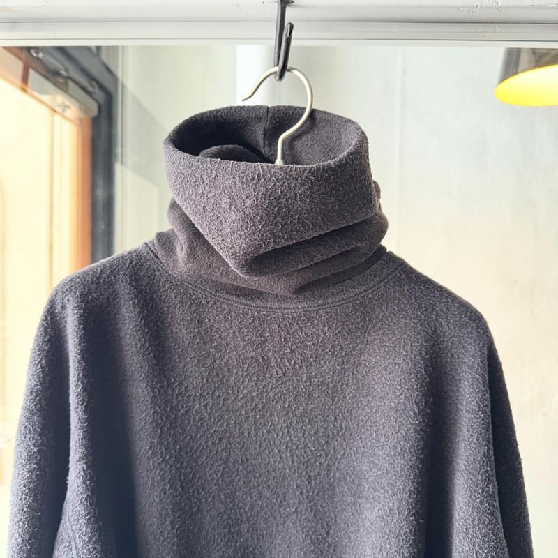 COMOLI フリース ネックウォーマー | Less Higashikawa