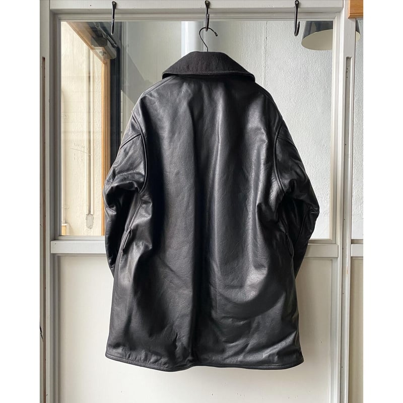 COMOLI レザーショールカラーコート | Less Higashikawa COMOLI レザーショールカラーコート | Less Higashikawa