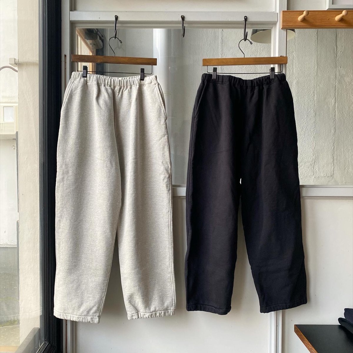 COMOLI コットン吊裏毛 パンツ | Less Higashikawa COMOLI コットン吊裏毛 パンツ | Less Higashikawa