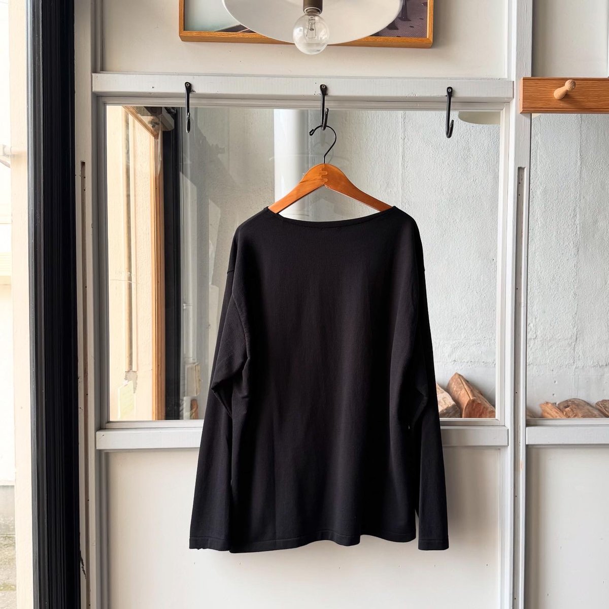 【新品未使用】25AW COMOLI コットンボートネック BLACK 4 COMOLI 25AW 8月29日(金) 発売 . コットン ボートネック ¥26,400
