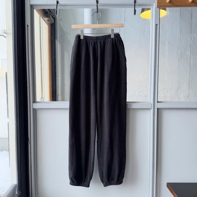 COMOLI フリース ドローストリングパンツ | Less Higashikawa