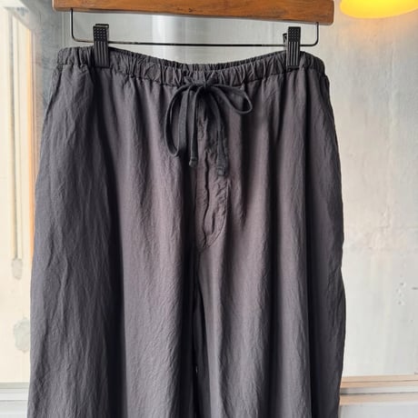 COMOLI　シルク製品染 ドローストリングパンツ