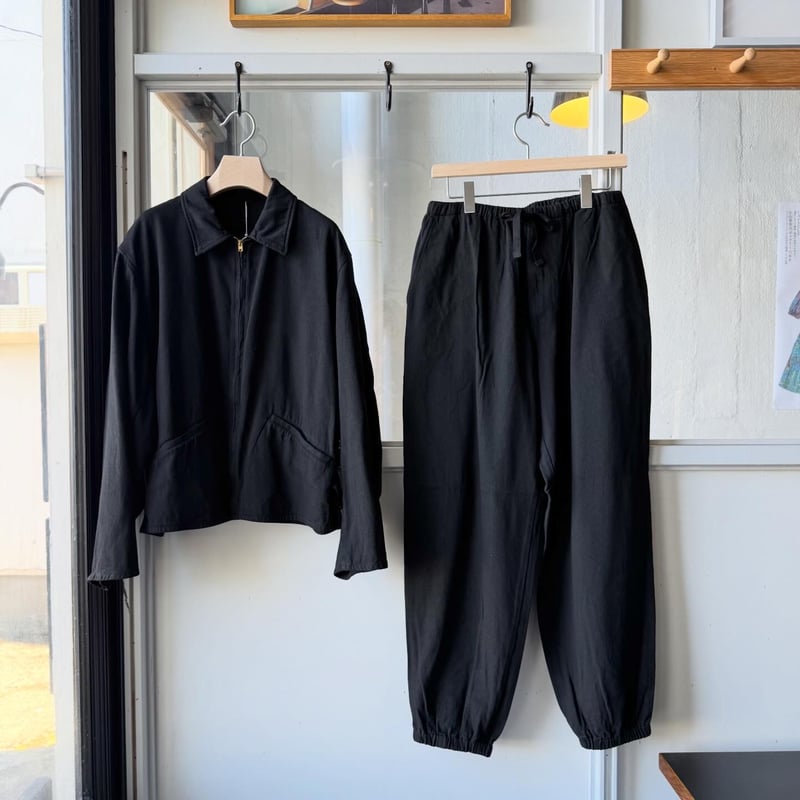 COMOLI シルクネップ ベスト ジップアップ COMOLI / コモリ | シルクネップ ジャージベスト - Black | 通販