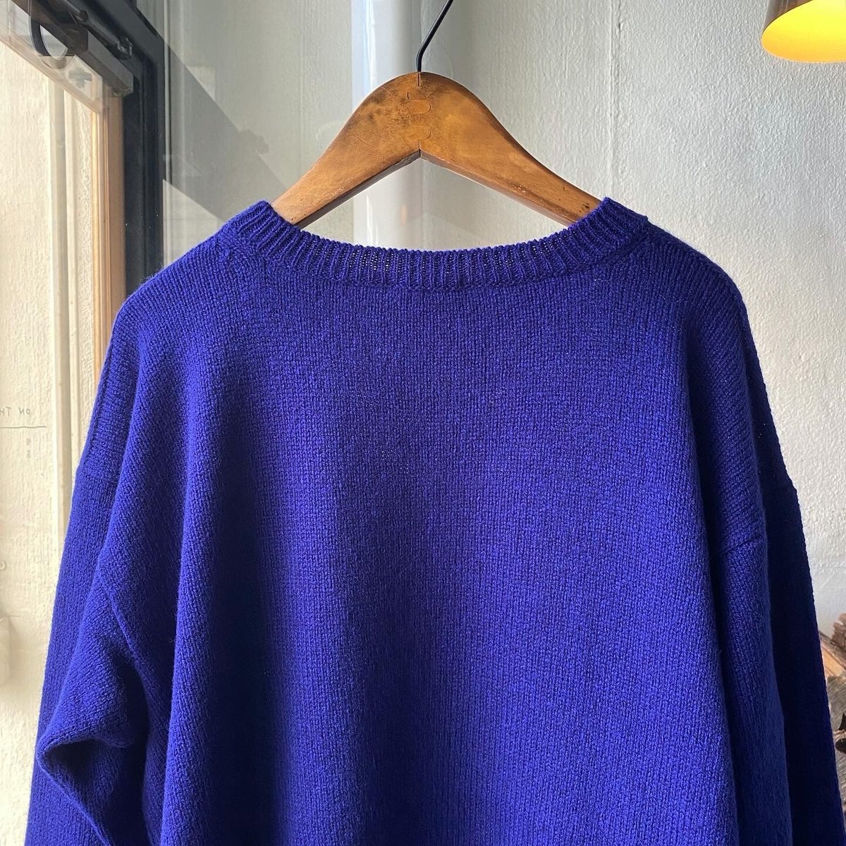 COMOLI ラムズウールガンジーネックニット　青 COMOLI (コモリ) ラムズウール ガンジーネックニット