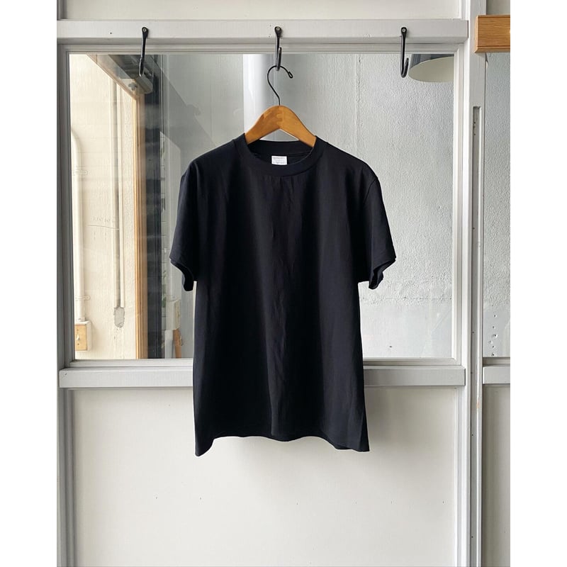 COMOLI 25SS SURPLUS L/S T-SHIRT 黒4 COMOLI SURPLUS Tシャツ | Less Higashikawa
