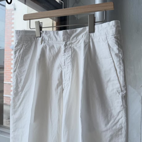 AURALEE　GARMENT-DYED FINX SHUTTLE WEATHER ONE-TUCK SLACKS