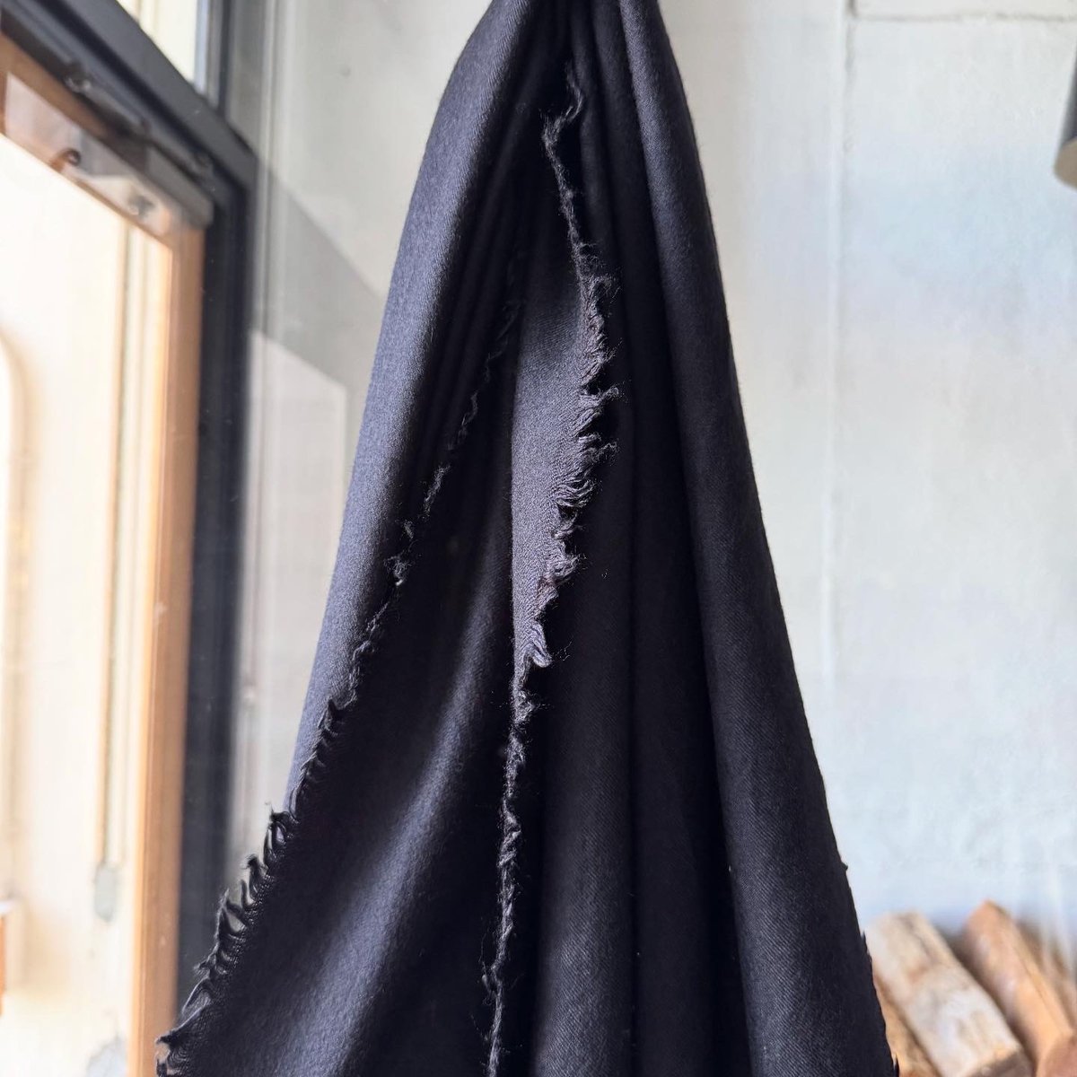 新品未使用　24aw COMOLI カシミヤシルク 製品染ストール COMOLI カシミヤ シルク 製品染 ストール, Black – Navyblue