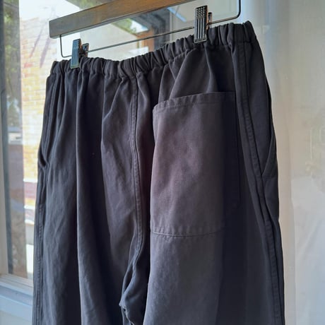 COMOLI　製品染 ドローストリングパンツ