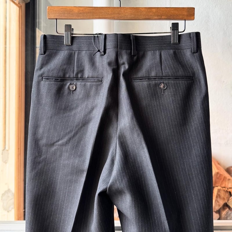 AURALEE BLUEFACED WOOL TWO-TUCK SLACKS | Less