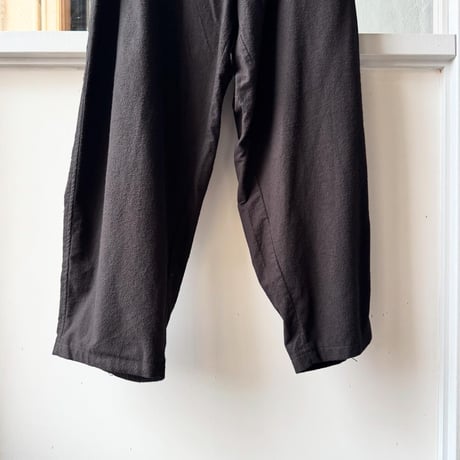 COMOLI　コットンネル テーパードパンツ