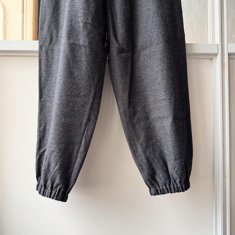 COMOLI カシミヤシルク ドローストリングパンツ | Less Higashikawa