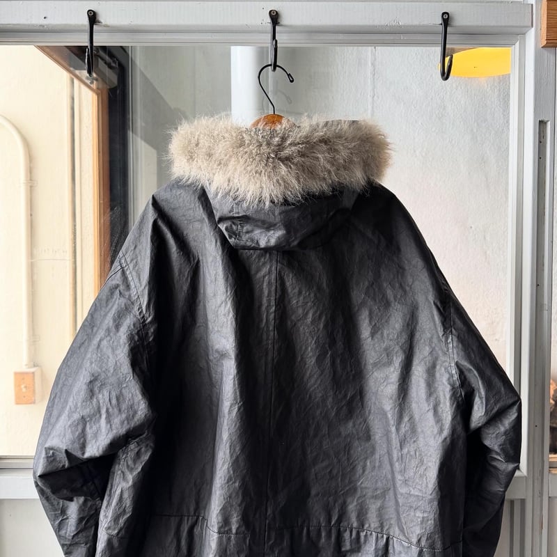 COMOLI ペーパーレザー ミリタリーフーデッドコート | Less Higashikawa