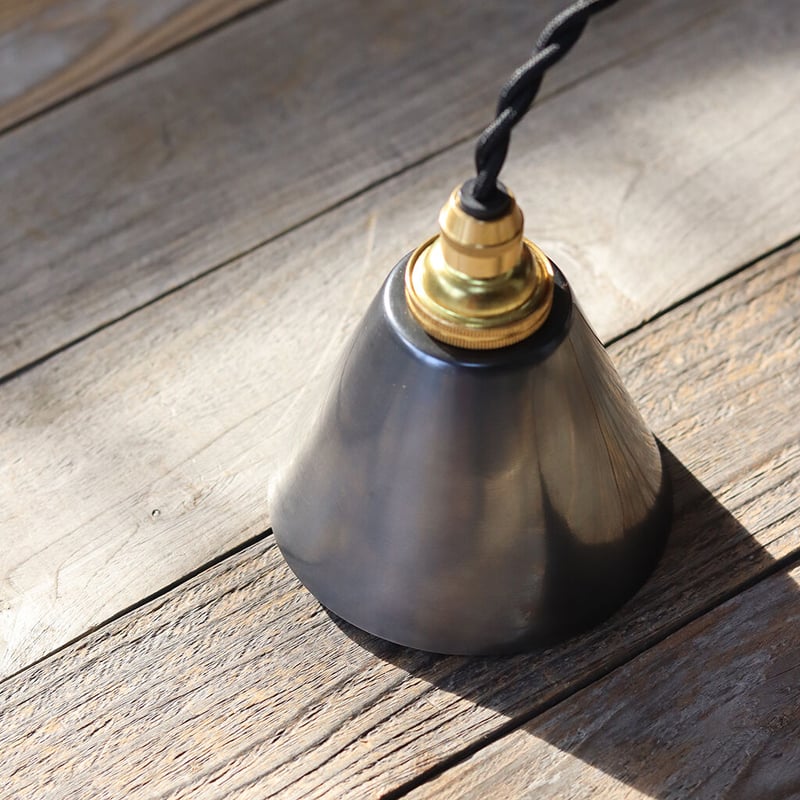 純銅の黒染カップシェードランプ E17 | WATO