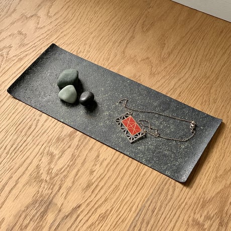 鎚目模様の角小盆　[　緑青　]