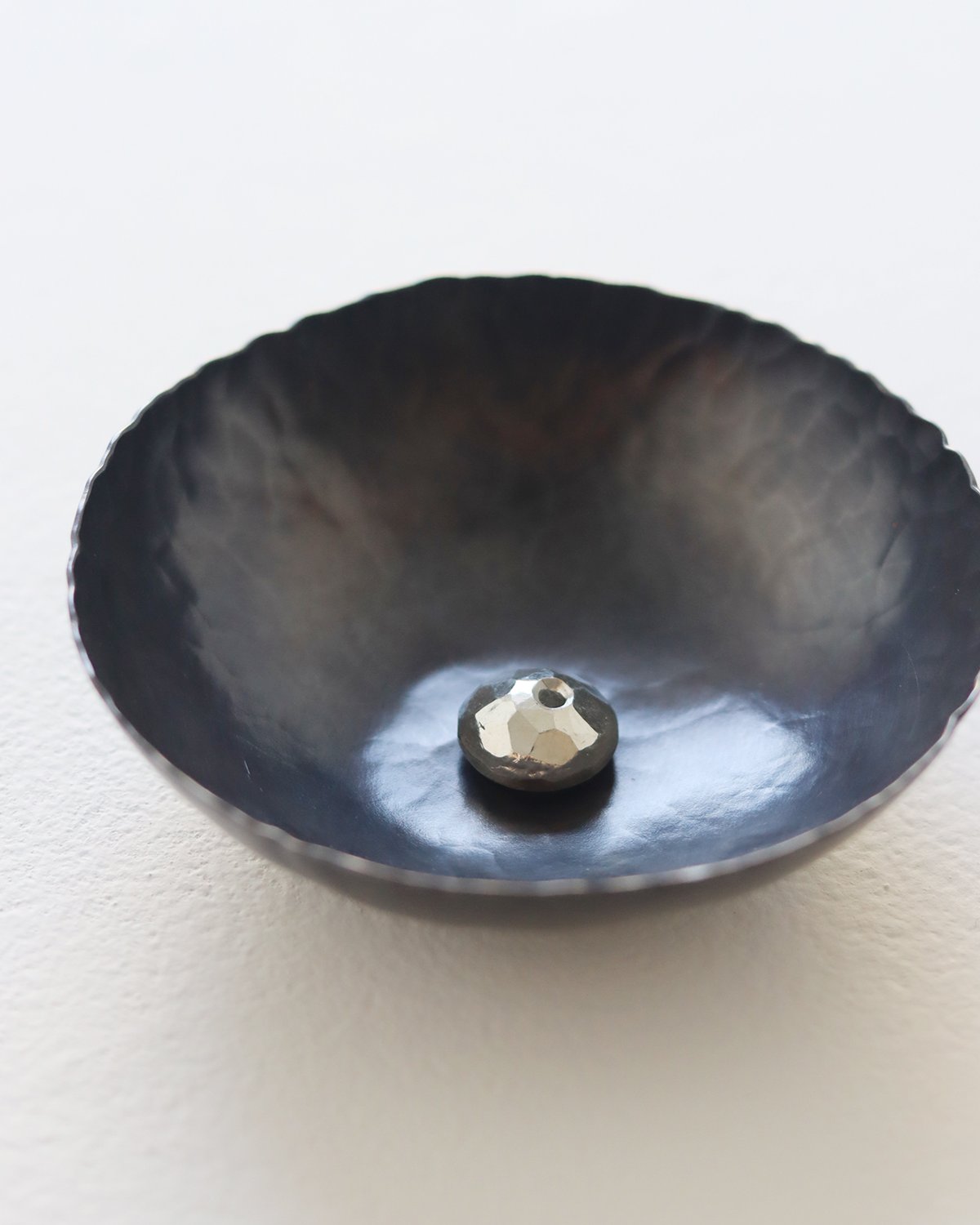 ころりとした錫のお香立て [ 香鉢 ] | WATO