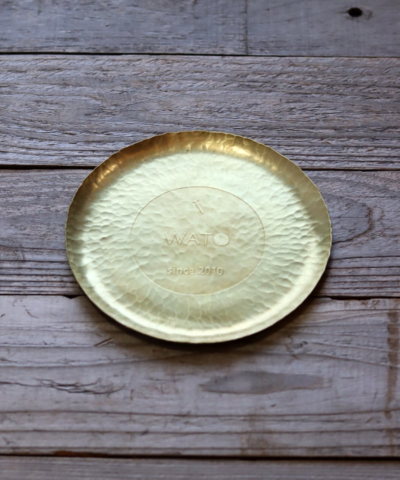 鎚目模様の丸形真鍮キャッシュトレー | WATO