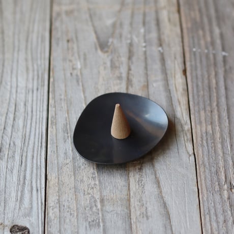 Stone mini ふぞろいの小さい黒染皿　2枚組