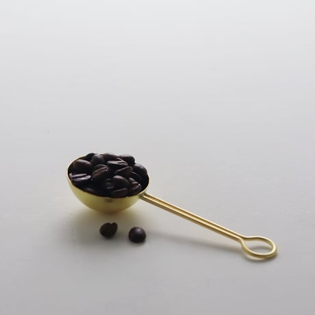 真鍮でできたコーヒーメジャー
