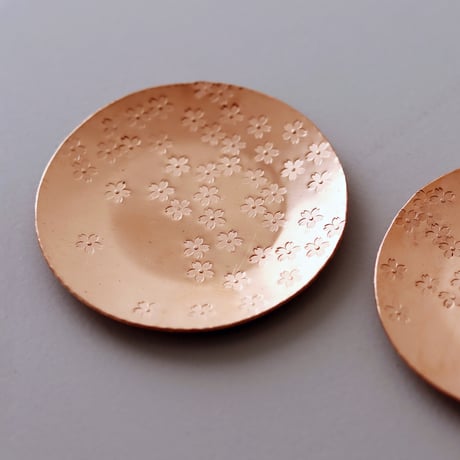 桜豆皿　[  真鍮・純銅  ]