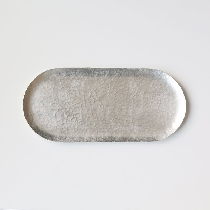 錫銀色の鎚目模様キャッシュトレー（楕円形） | WATO