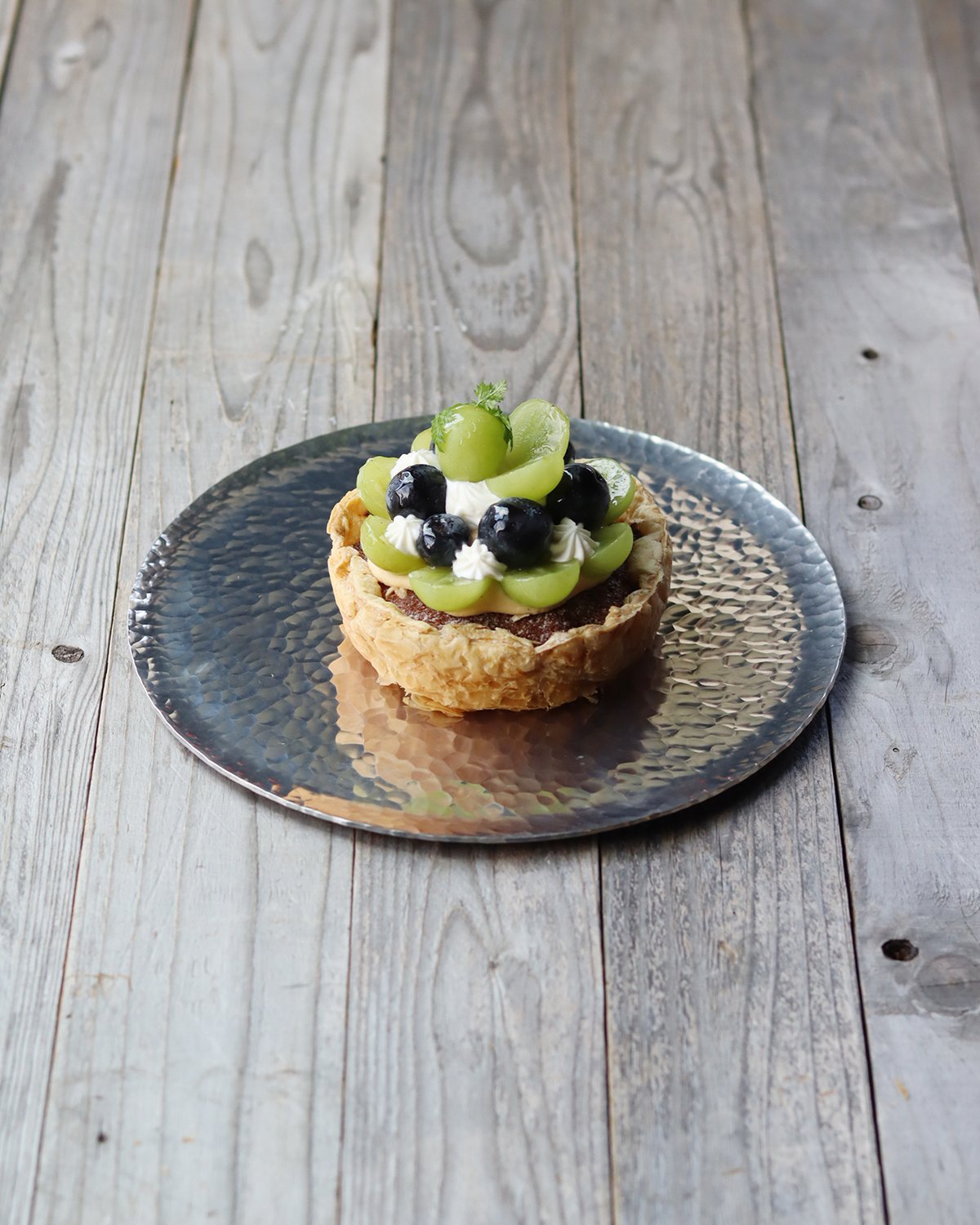 鎚目模様のアルミトレイとガラスドーム [ L 1 ] | WATO