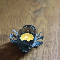 蓮型の真鍮キャンドルホルダー [ ハスアカリ ] | WATO