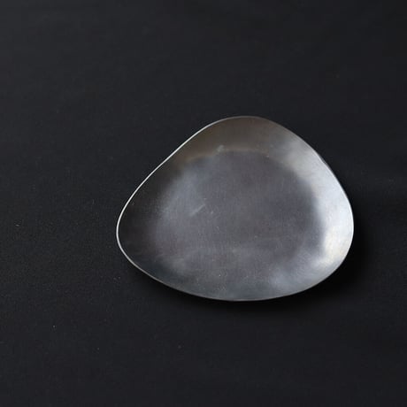 Stone S  ふぞろいの黒染皿