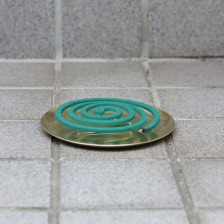 真鍮の蚊取り線香立て