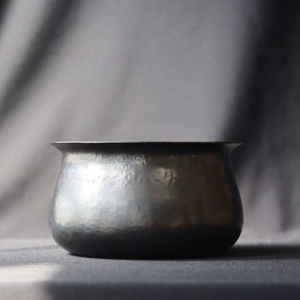 銅　建水　柘榴 銅黒染金散らし建水 | WATO