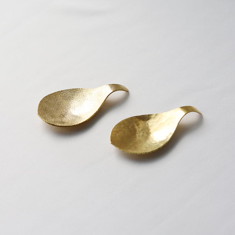 葉っぱのカタチの茶匙 [ つぶ／きらり ] [ 真鍮／純銅 ] | WATO