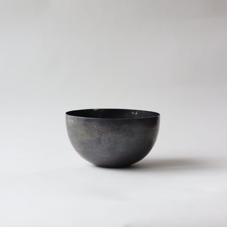 小さい建水 ［　金散らし　］