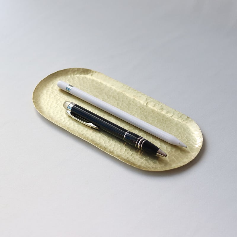 鎚目模様の真鍮キャッシュトレー（楕円形） | WATO