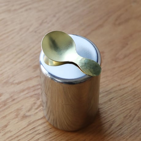 鎚目模様の真鍮茶匙