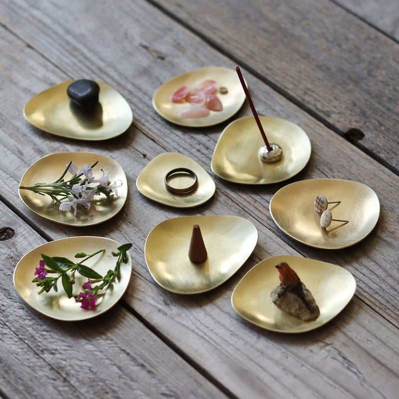 Stone mini ふぞろいの小さい真鍮皿 2枚組 | WATO Stone mini ふぞろいの小さい真鍮皿 2枚組 | WATO