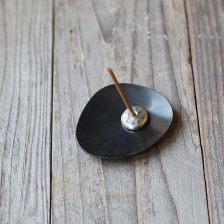 Stone mini ふぞろいの小さい黒染皿　2枚組