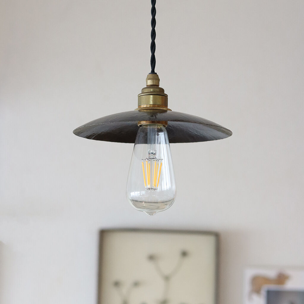 サザエ型　ランプシェード 鎚目模様のシェードランプ E26お皿型 真鍮200mm 黒染 | WATO