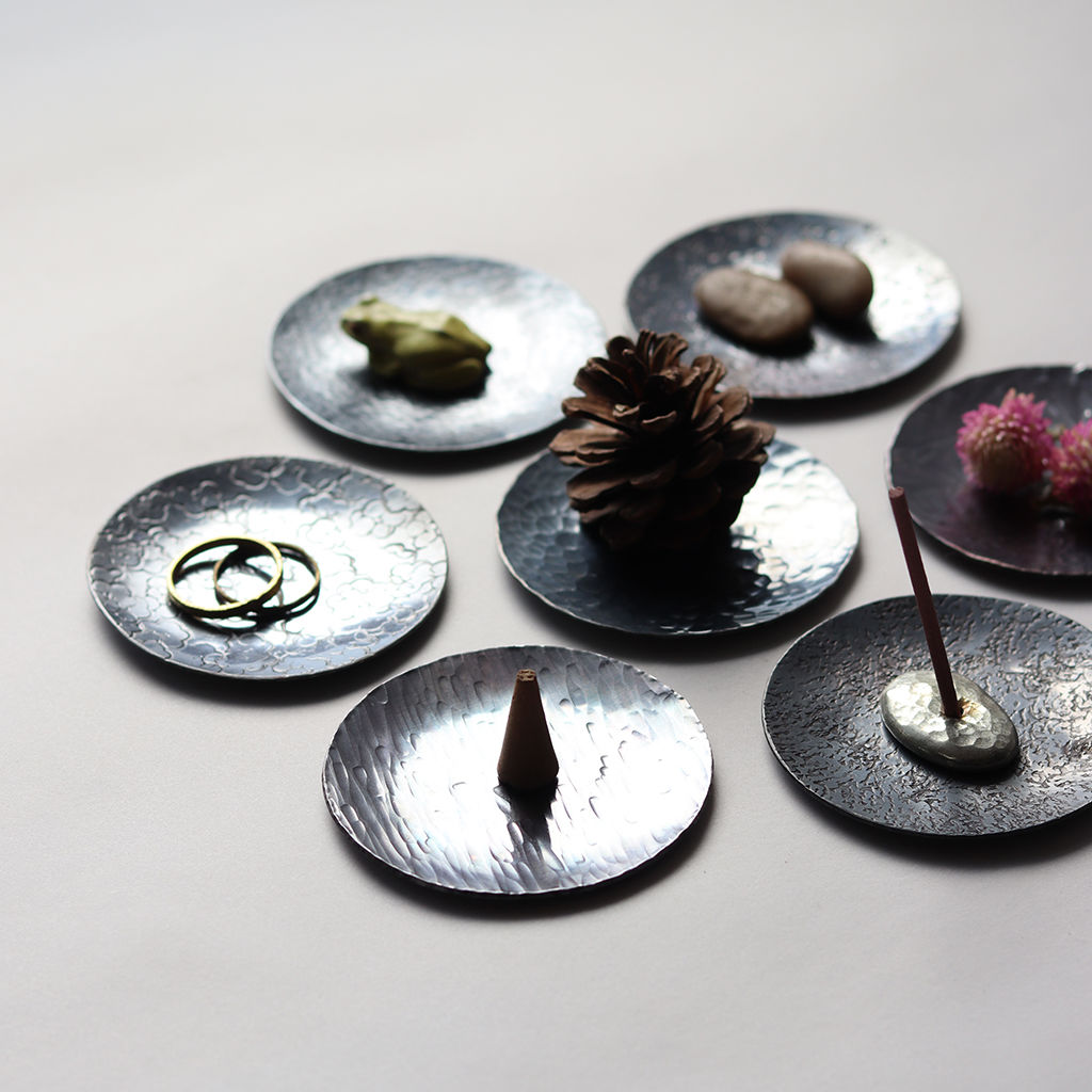 純銅皿 鎚目模様の純銅豆皿 [ 新月黒染 ] | WATO