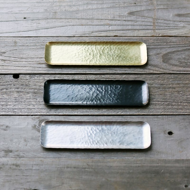 鎚目模様のおしぼり皿 小（真鍮素地） | WATO