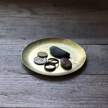 鎚目模様の真鍮小皿　 [　満月　]